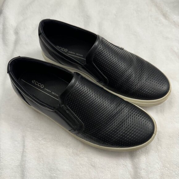 ECCO Women's Black Leather Slip-On Sneakers - Size 39 (8.5 US) - Picture 1 of 7